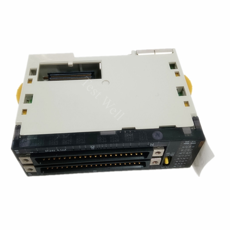 Omron SRT2-OD16 Output Module for Automation