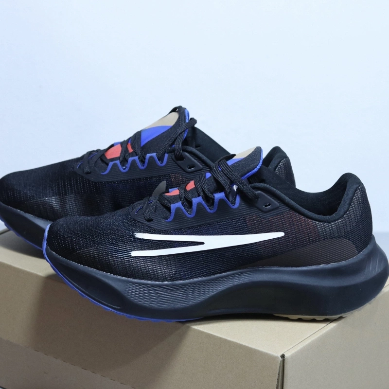 FL5 With shoe box nike