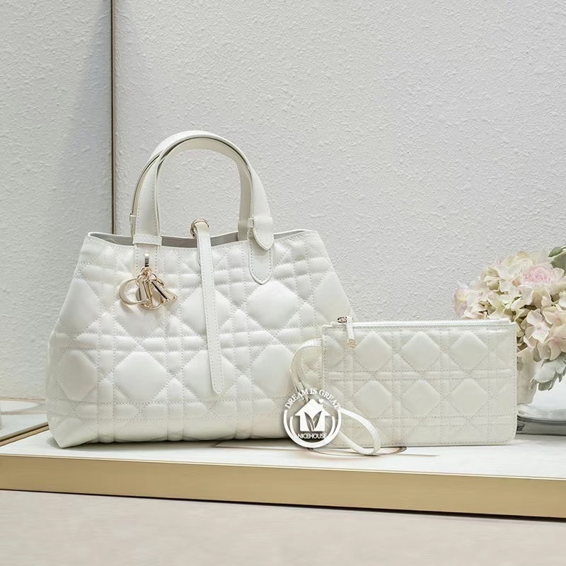 DIOR's new trendy quilted tote bag, underarm bag with small card holder, shoulder bag.