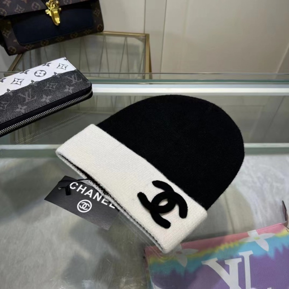 CHANEL Knitted Hat