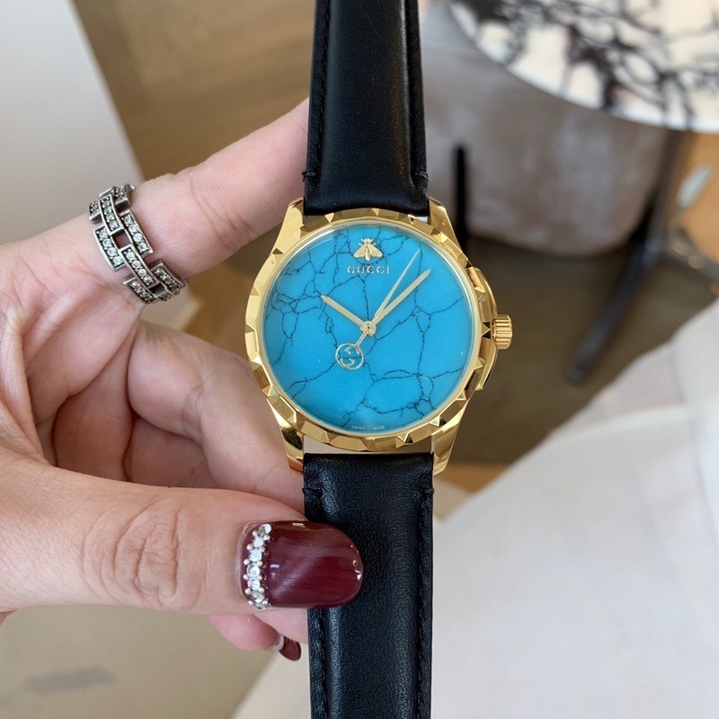 Gucci fashionable and high-quality watch with box