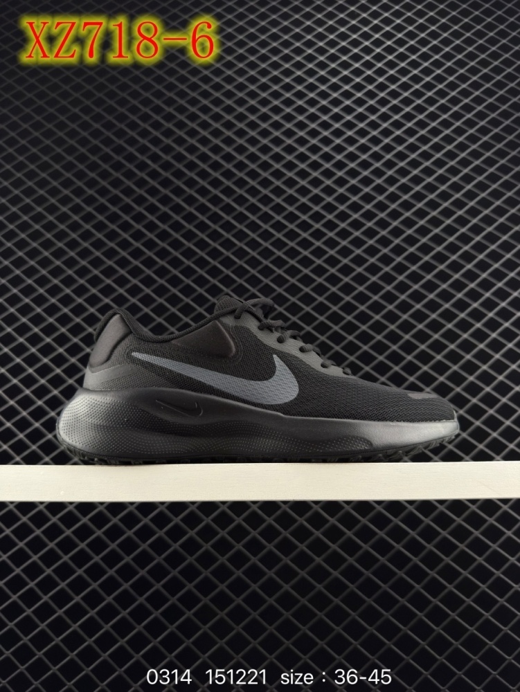 XZ718 Nike REVOLUTION7