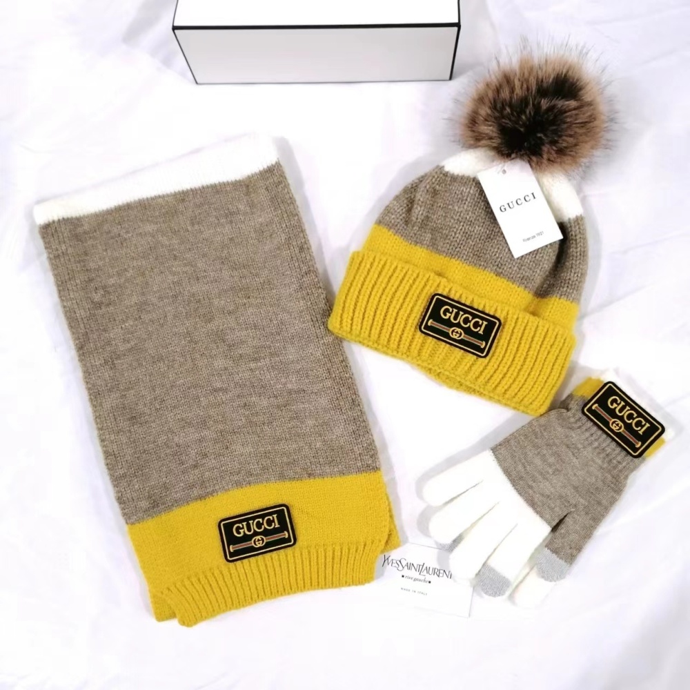 GUCCI scarf + fleece-lined hat + gloves three-piece set