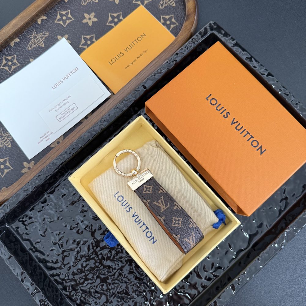 LV keychain with box