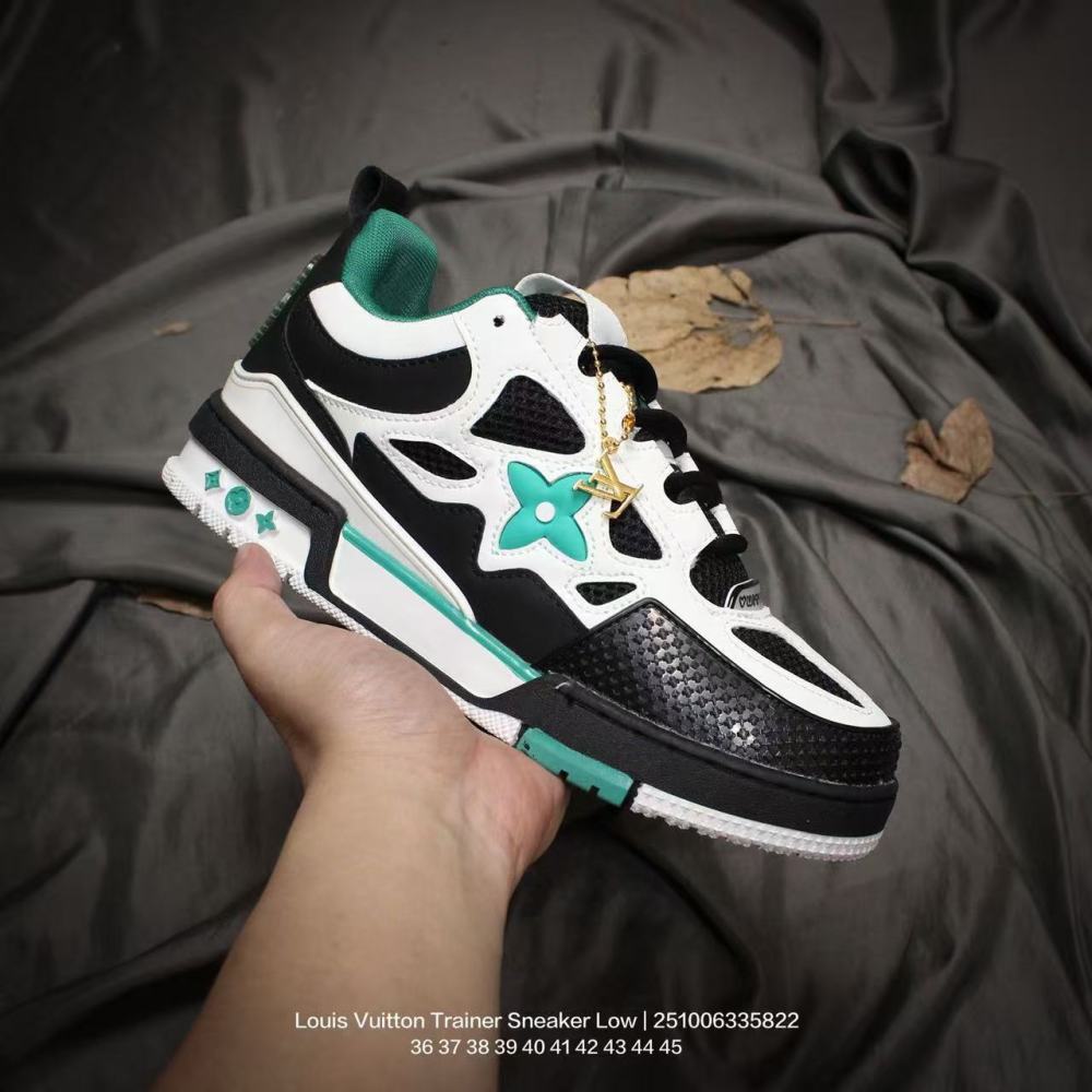 LV New hot-selling men's and women's loafers\/skate shoes