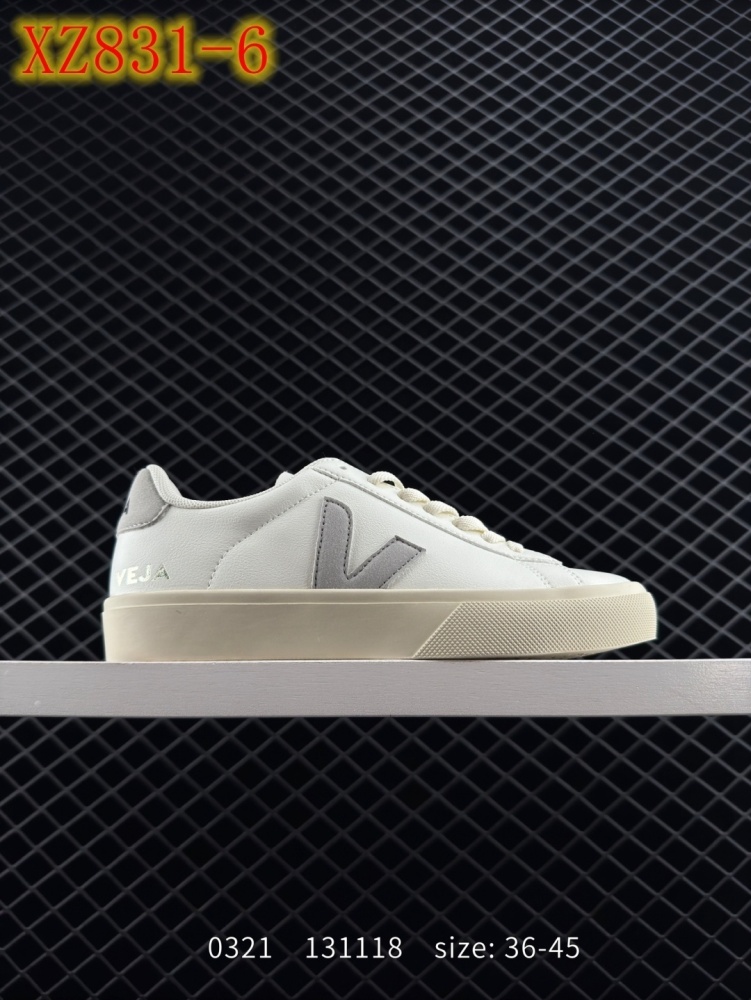 XZ831 Veja Campo Chrome Free Low Sneakers