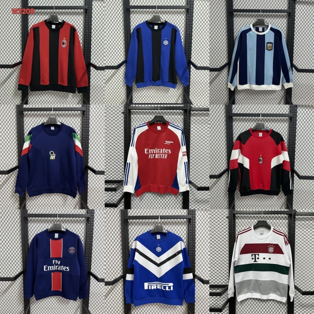 New retro Italian navy blue Inter Milan hoodless sweatshirt, football sports casual pullover sweatshirt, unisex, suitable for wearing outside.