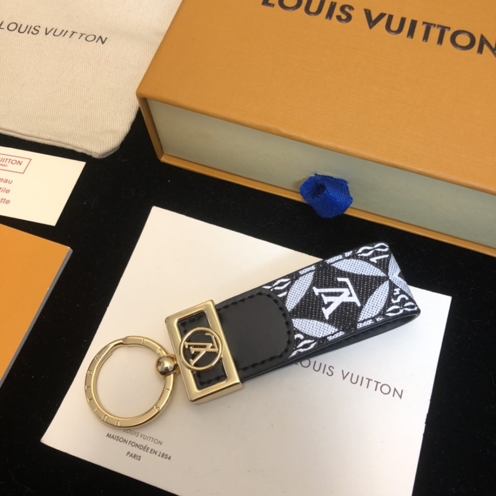 LV keychain with box