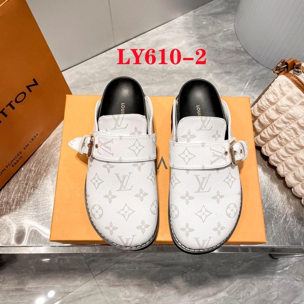 LV platform closed-toe slippers, casual Birkenstock slippers, new style, popular among online influencers.