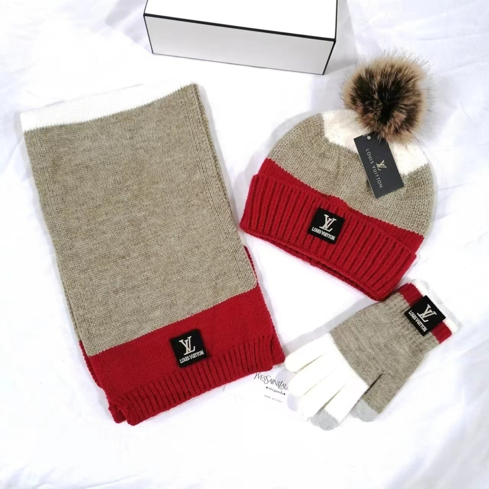 LV winter three-piece set (scarf + fleece-lined hat + gloves)