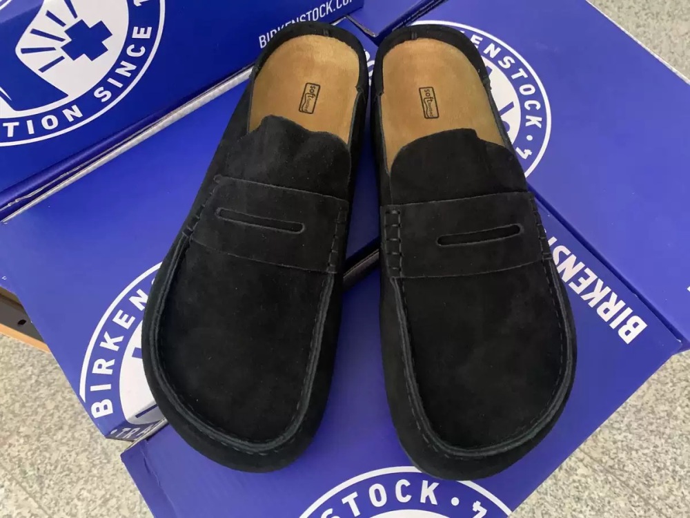 BIRKENSTOCK suede Naples closed-toe slippers, British retro style, casual outdoor half-slippers, fashionable men's shoes.