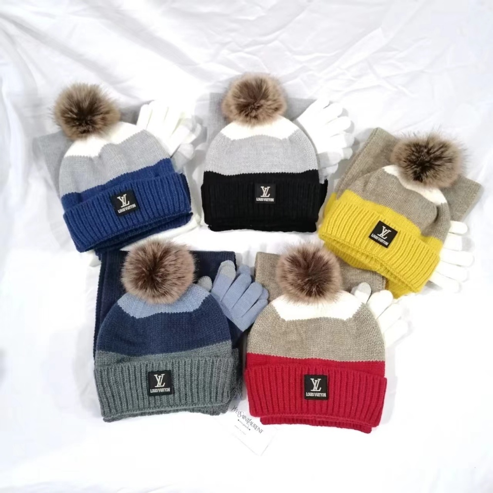 LV winter three-piece set (scarf + fleece-lined hat + gloves)