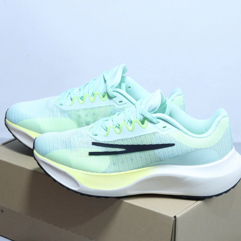 FL5 With shoe box nike