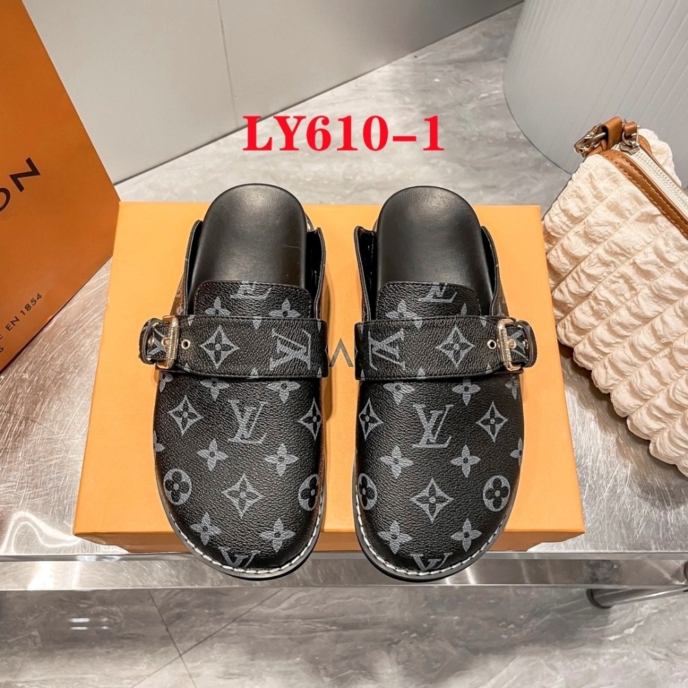 LV platform closed-toe slippers, casual Birkenstock slippers, new style, popular among online influencers.