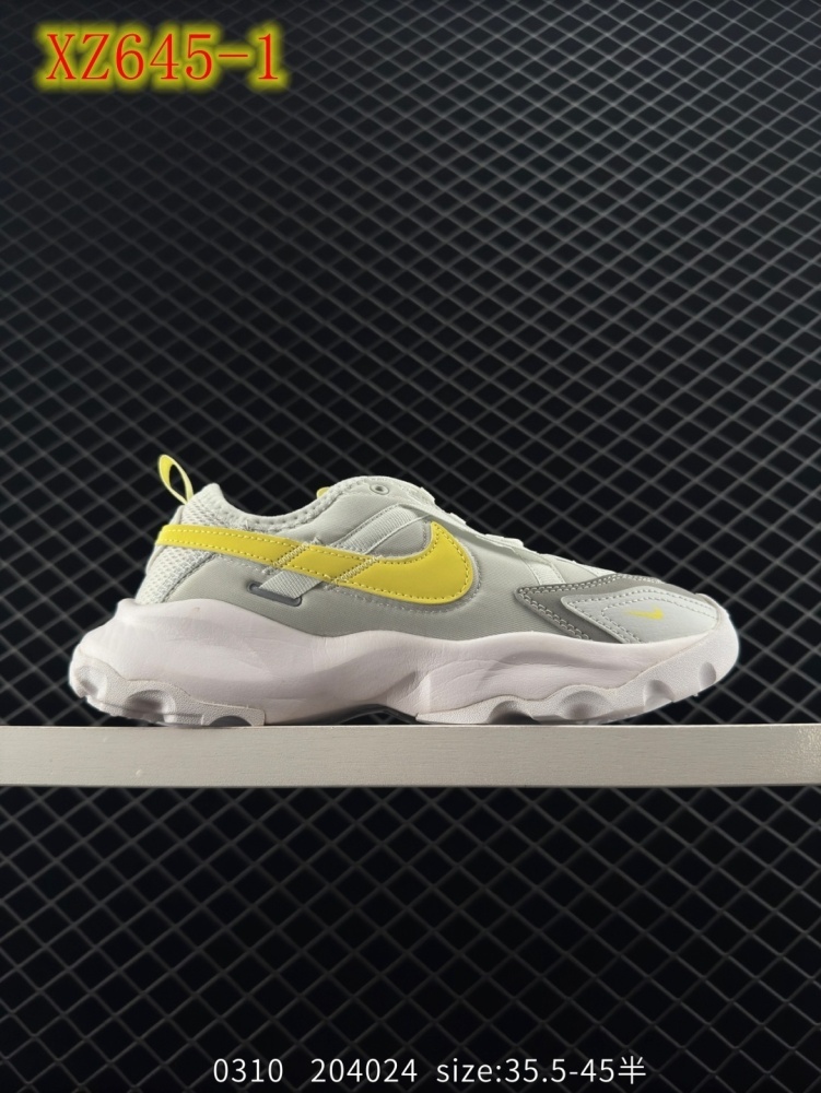XZ645 Nike TC 7900