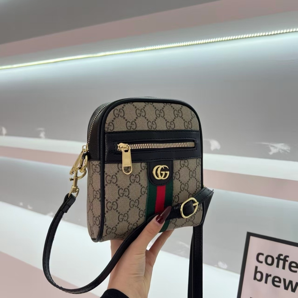 GUCCI Women's Shoulder Bag