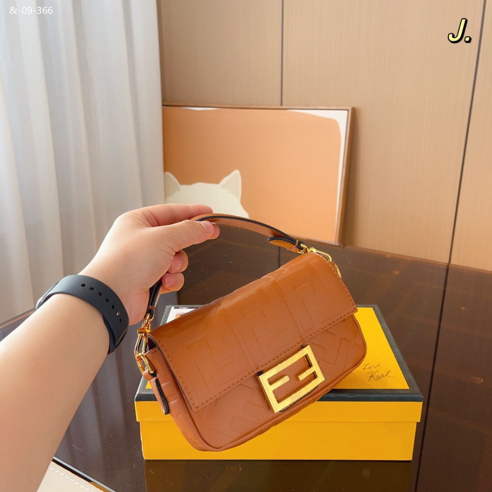 FENDI 4 colors, French stick bag, shoulder crossbody bag, handbag of high quality