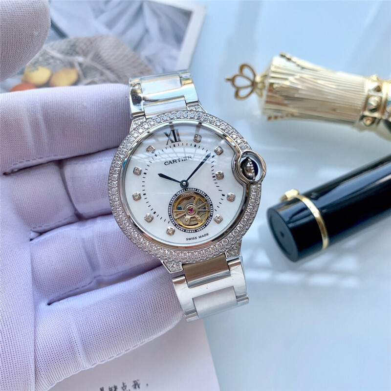 Cartier Men's high-quality watch with box