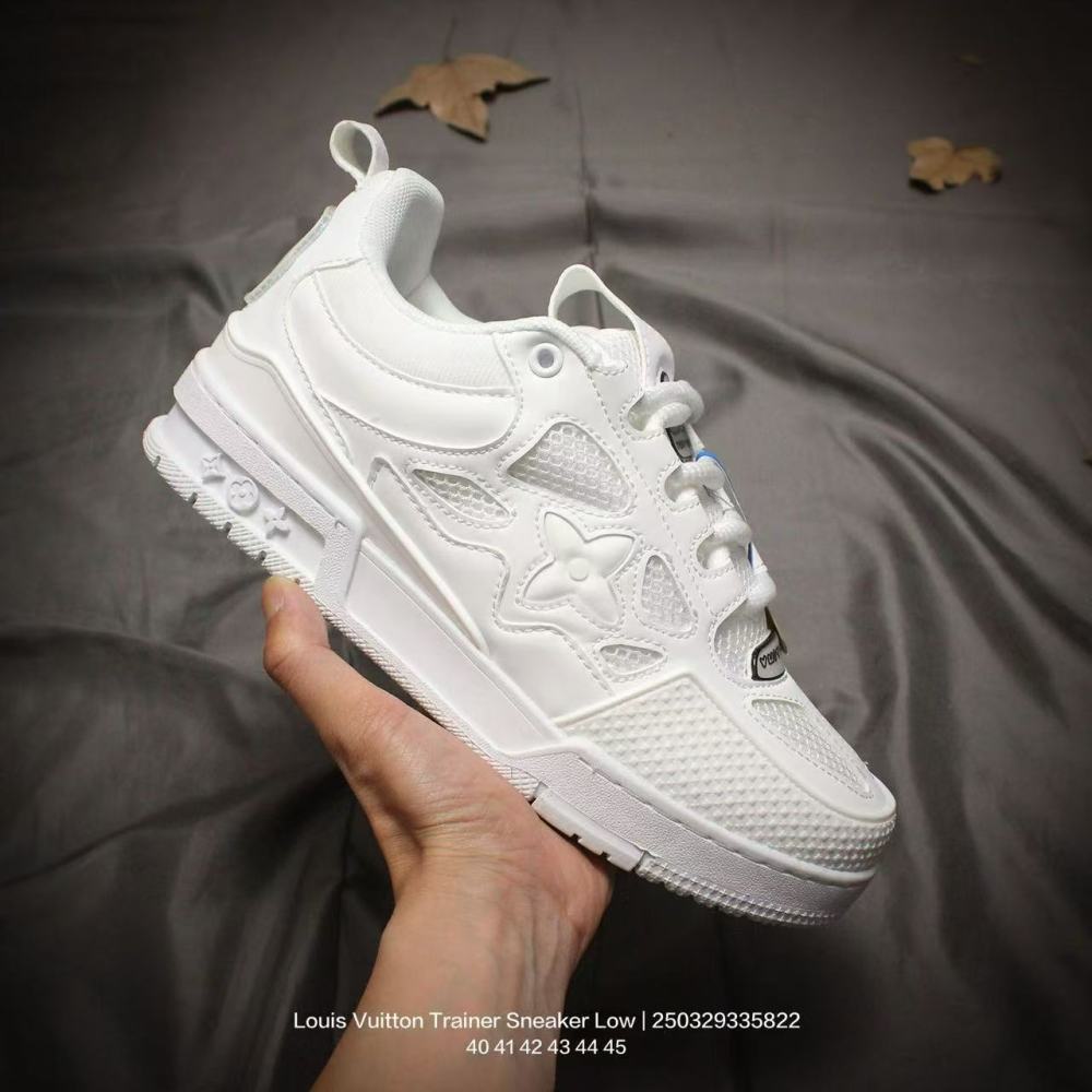 LV New hot-selling men's and women's loafers\/skate shoes