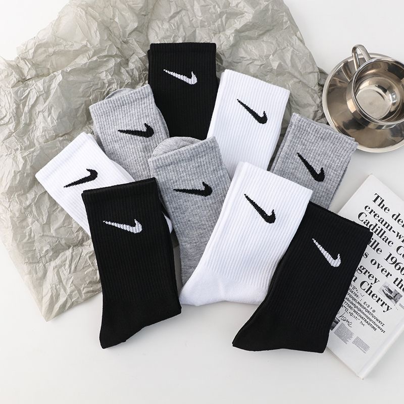 NIKE athletic socks