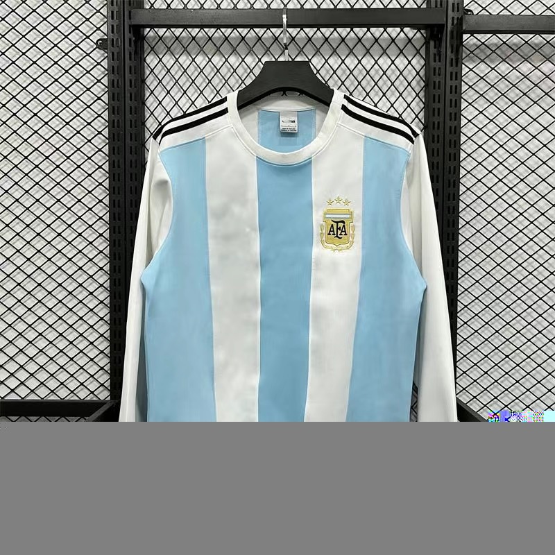 New retro Italian navy blue Inter Milan hoodless sweatshirt, football sports casual pullover sweatshirt, unisex, suitable for wearing outside.