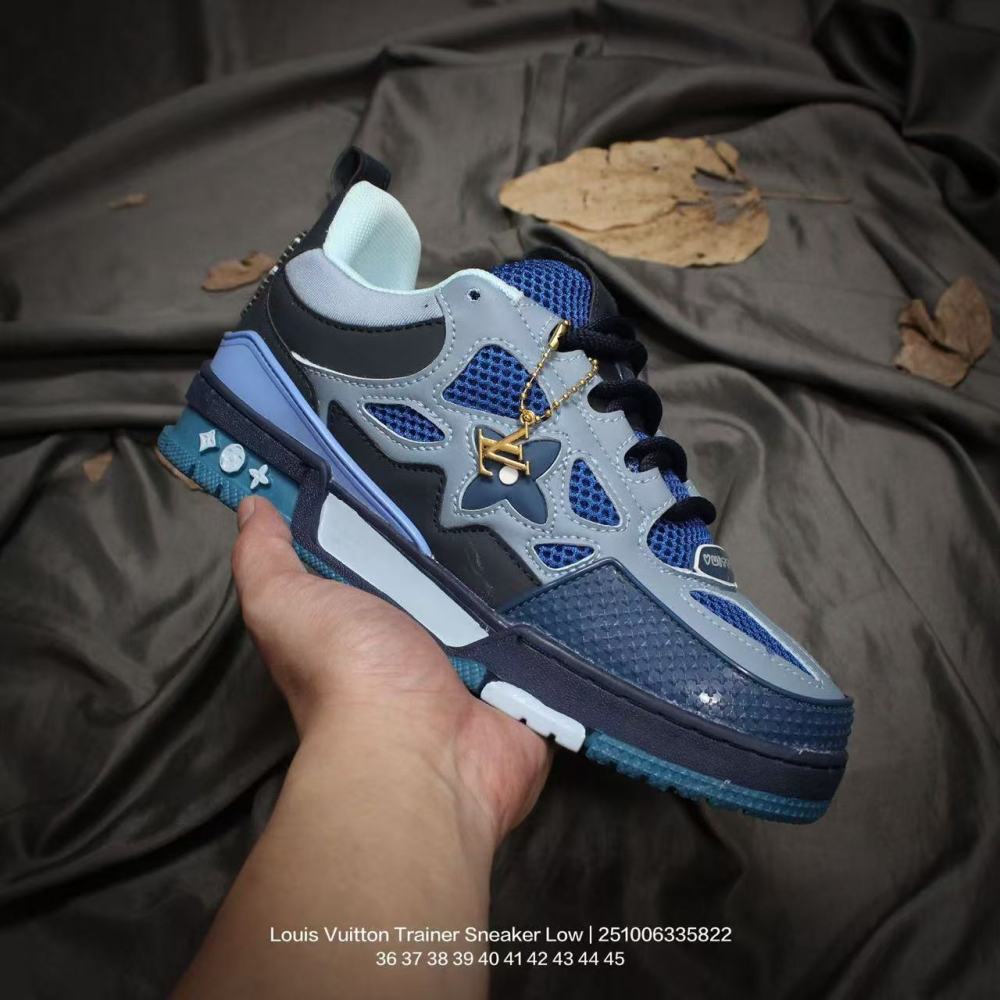 LV New hot-selling men's and women's loafers\/skate shoes