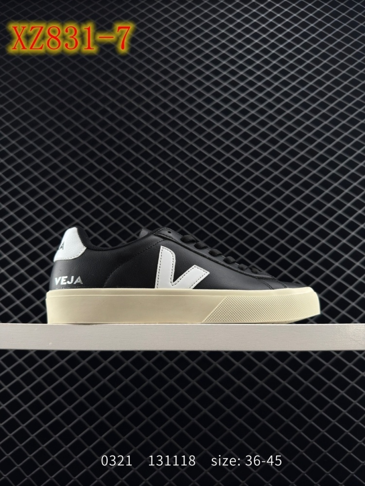 XZ831 Veja Campo Chrome Free Low Sneakers