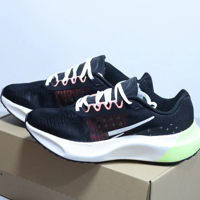 FL5 With shoe box nike