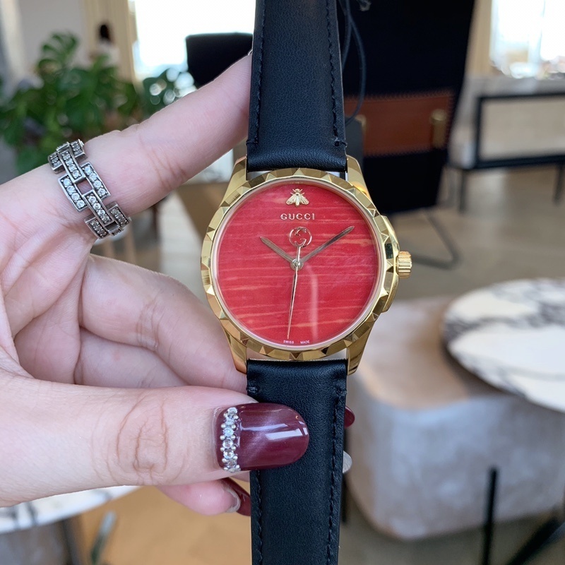 Gucci fashionable and high-quality watch with box