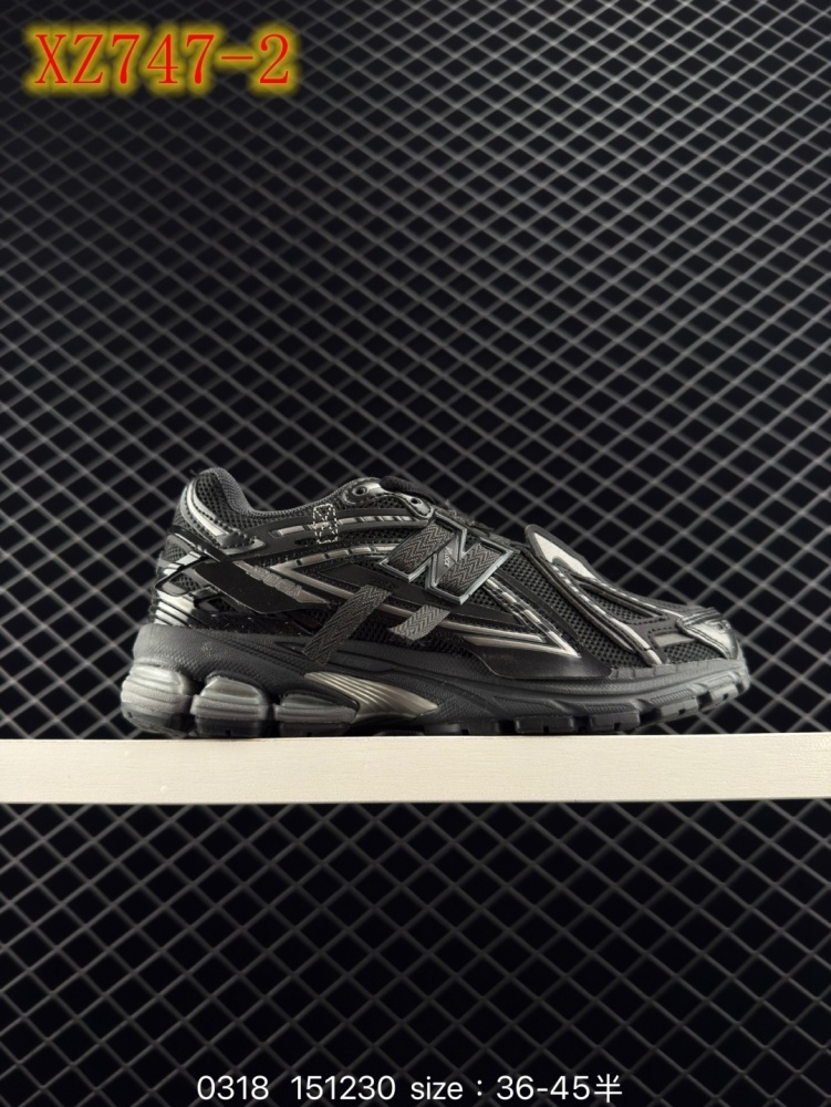 XZ747 New balance M1906R