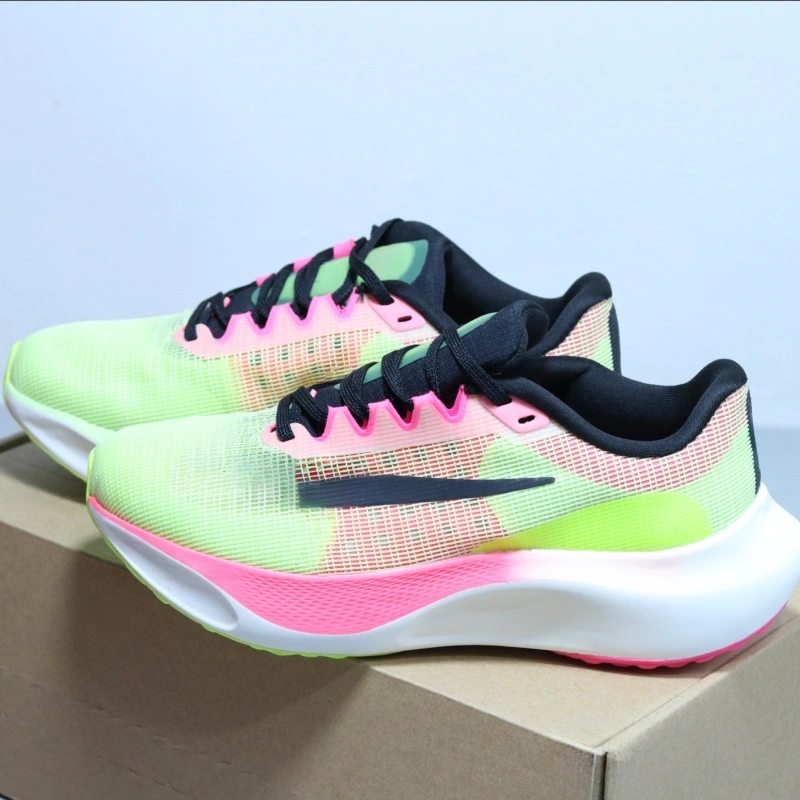 FL5 With shoe box nike