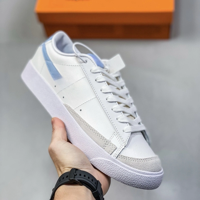 BLA With shoe box nike