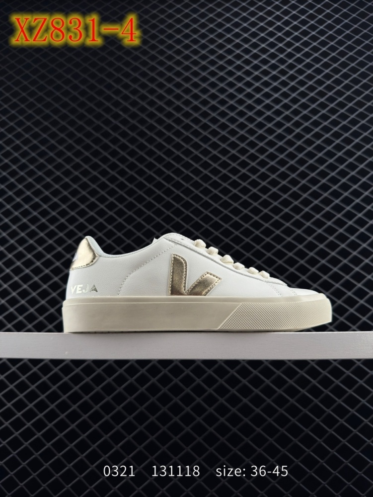 XZ831 Veja Campo Chrome Free Low Sneakers