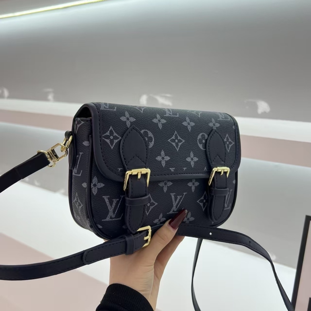 LV Women's Shoulder Bag\/Messenger Bag