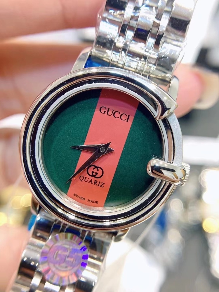 Gucci fashionable and high-quality watch with box