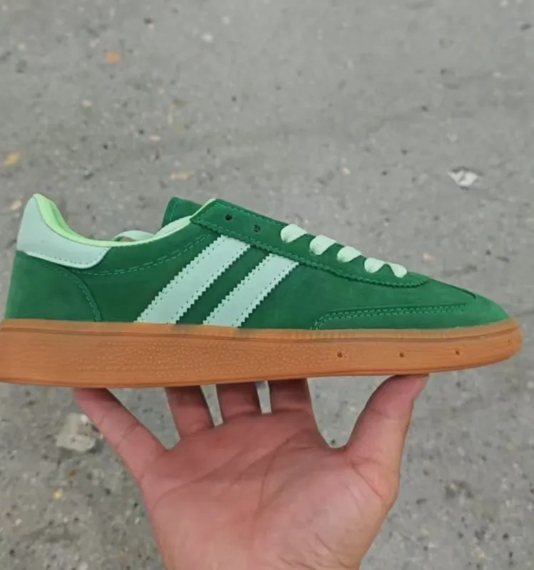 2sam With shoe box adidas