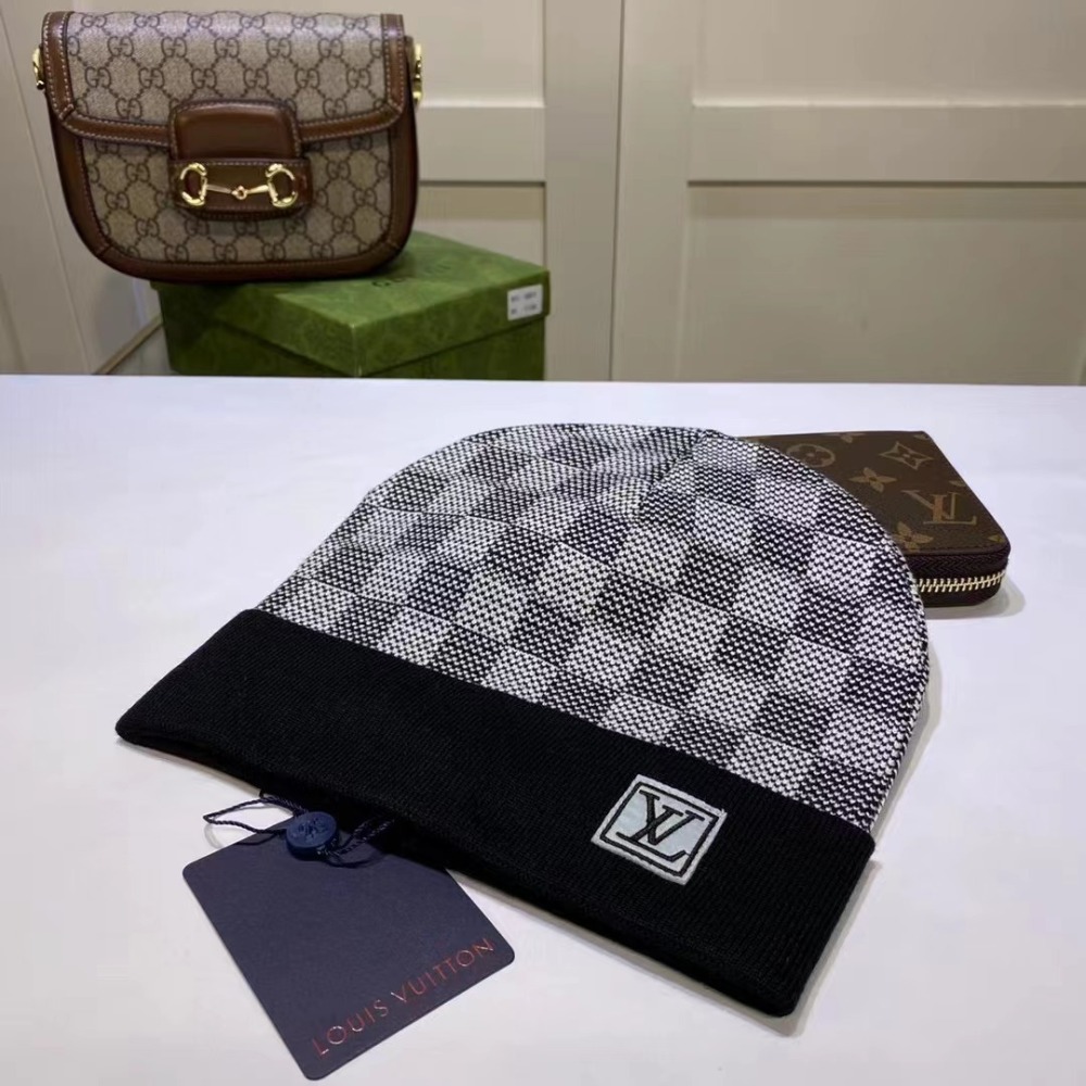 LV unisex warm casual knit hat 2