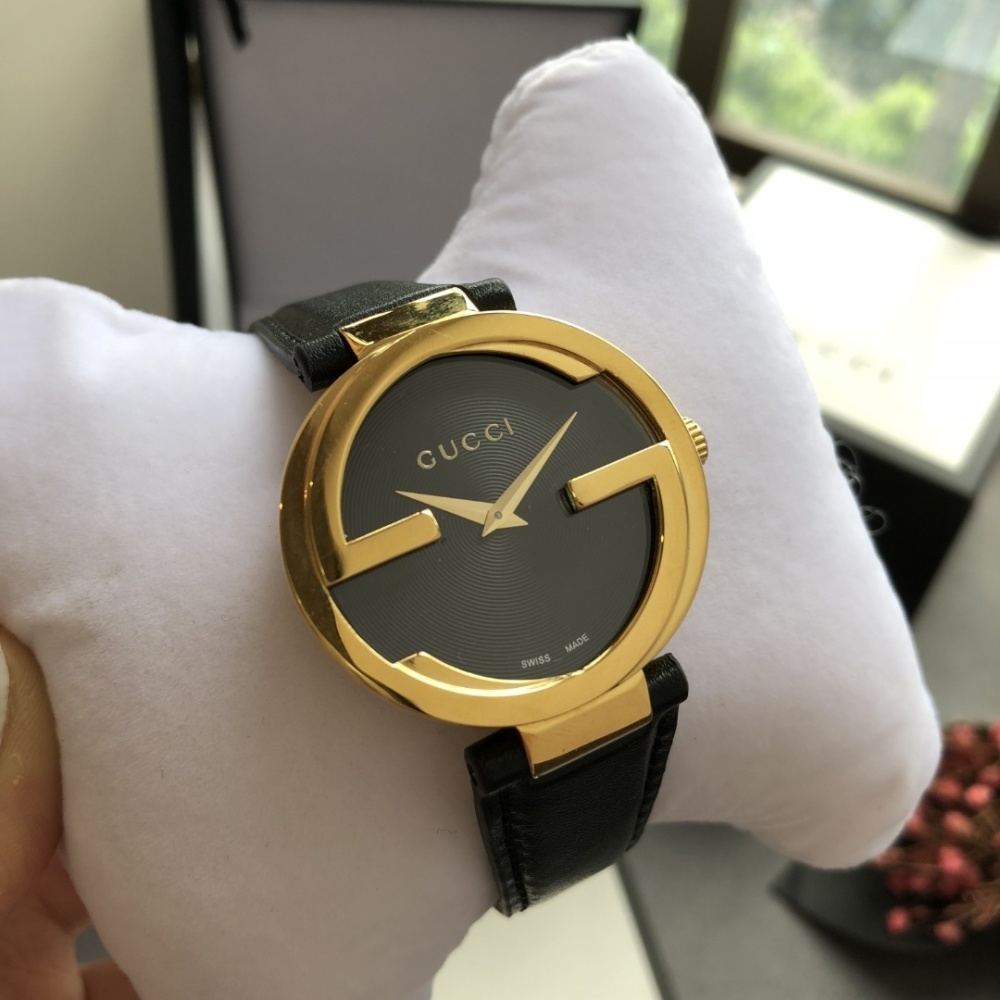 Gucci fashionable and high-quality watch with box