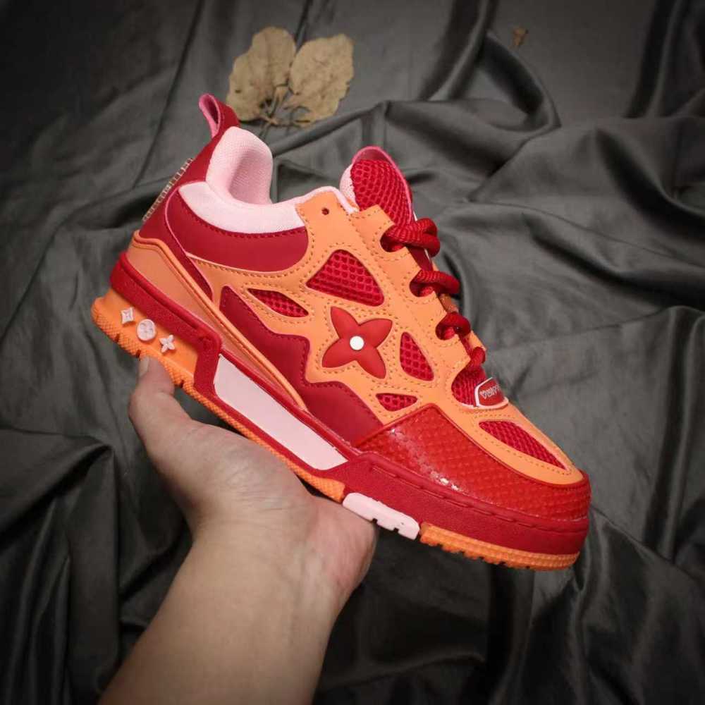 LV New hot-selling men's and women's loafers\/skate shoes