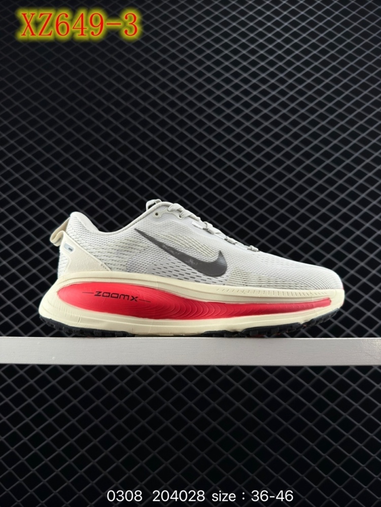 XZ649 Nike Vomero 18