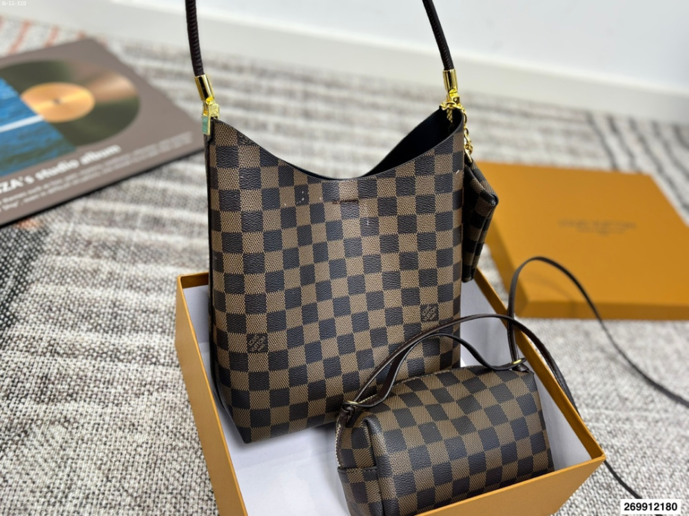 Louis Vuitton Women's Shoulder Underarm Bag