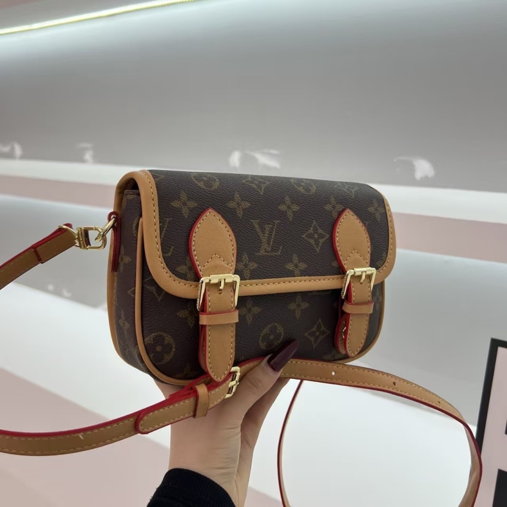LV Women's Shoulder Bag\/Messenger Bag
