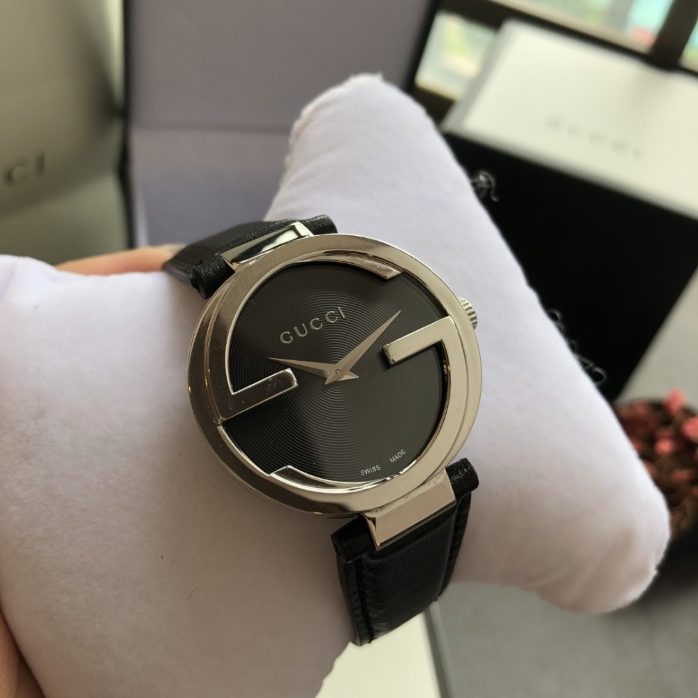 Gucci fashionable and high-quality watch with box