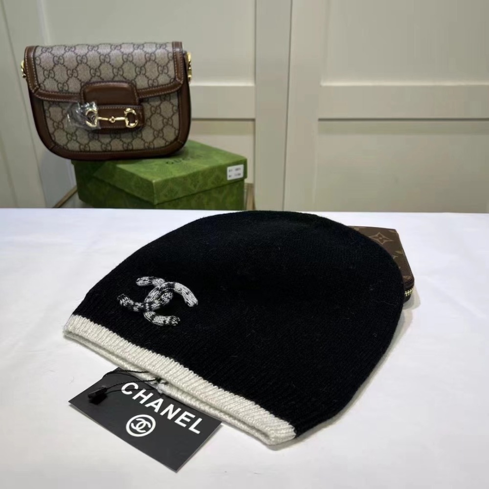 CHANEL Knitted Hat 3
