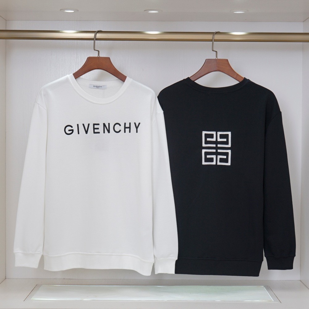 Givenchy classic crewneck sweatshirt with embroidery on the front and back.