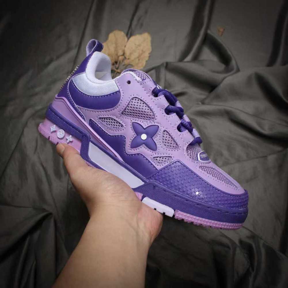 LV New hot-selling men's and women's loafers\/skate shoes