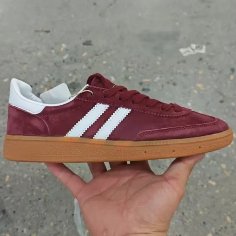 2sam With shoe box adidas