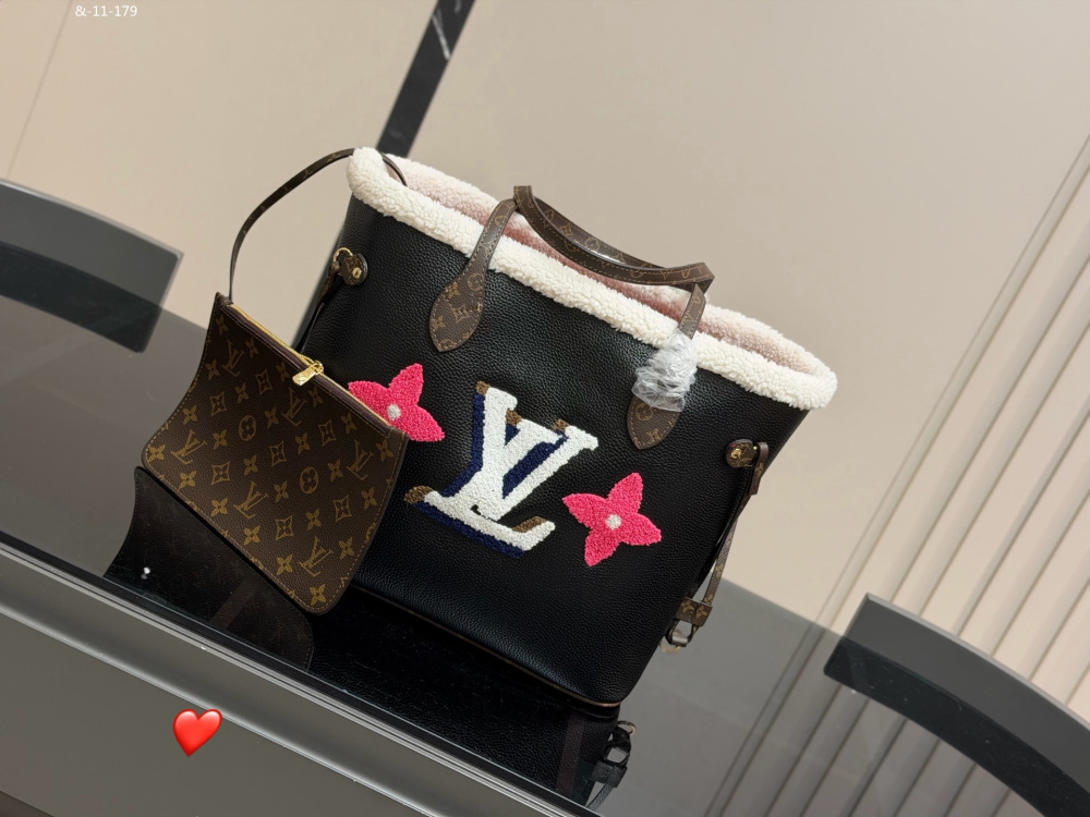 LV shearling tote bag (shoulder\/handbag)