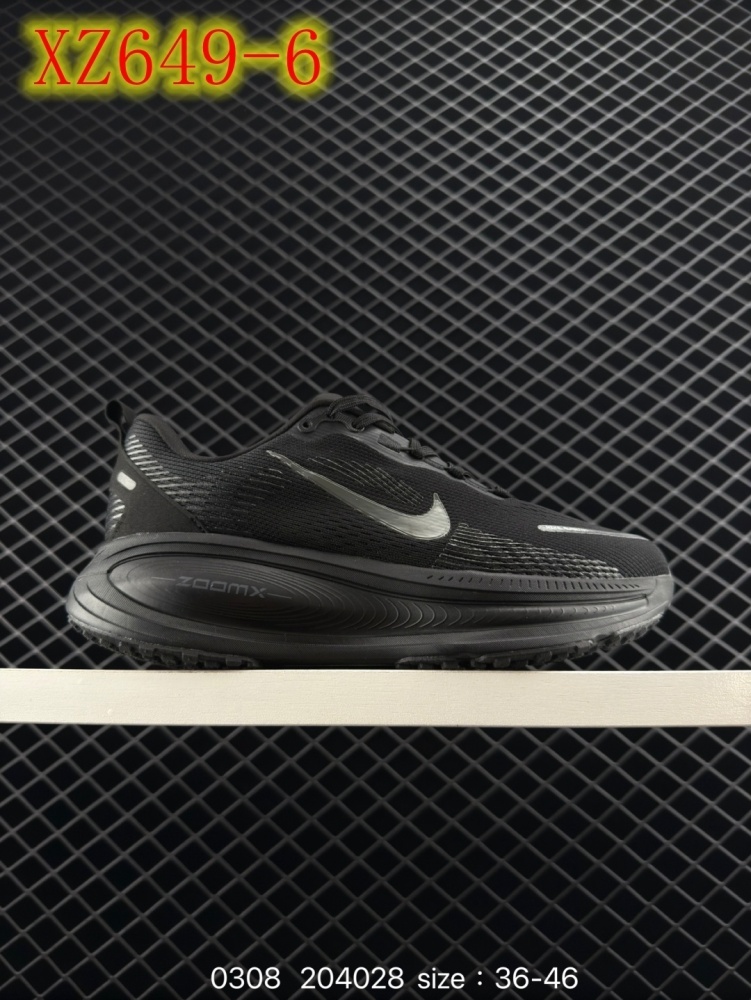 XZ649 Nike Vomero 18
