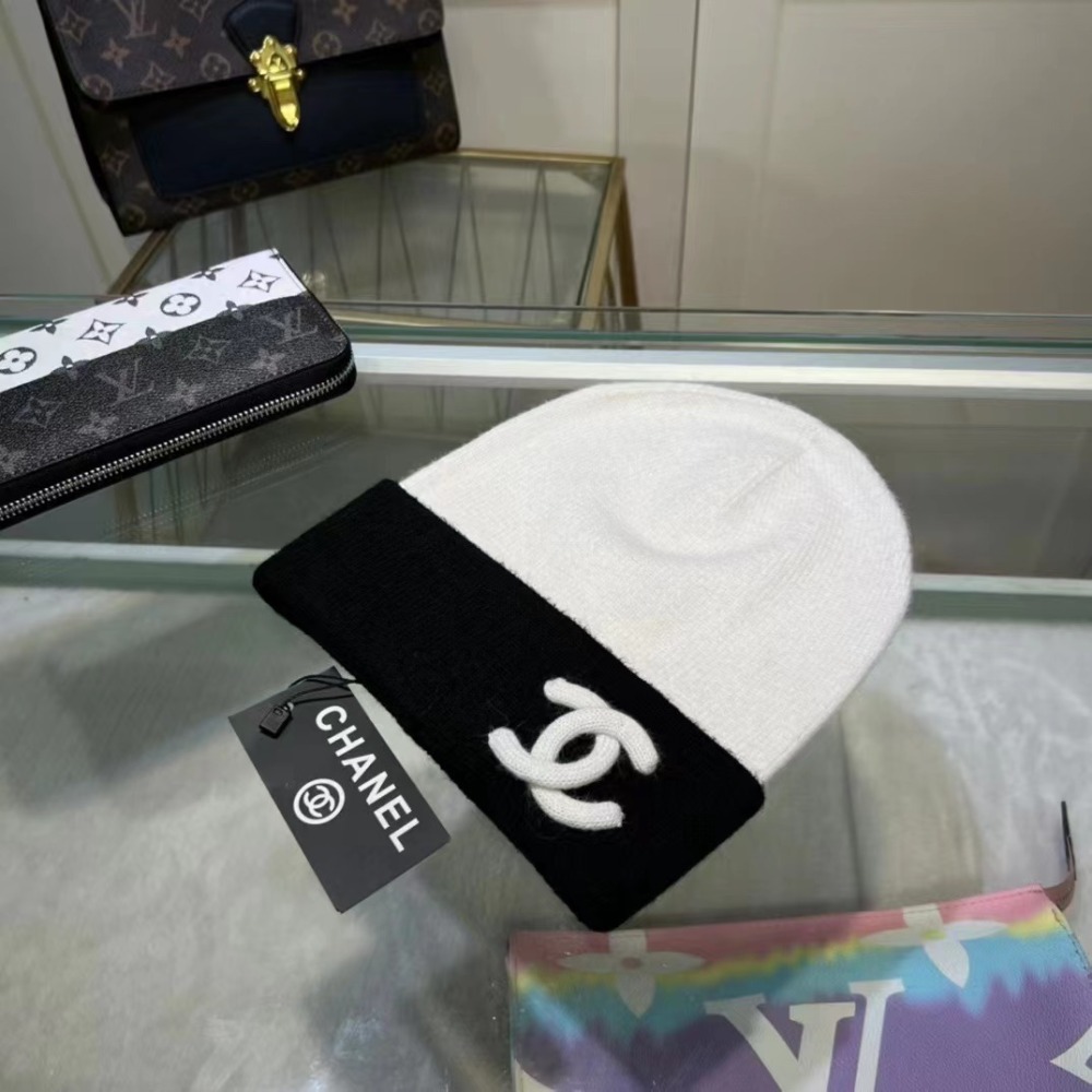 CHANEL Knitted Hat